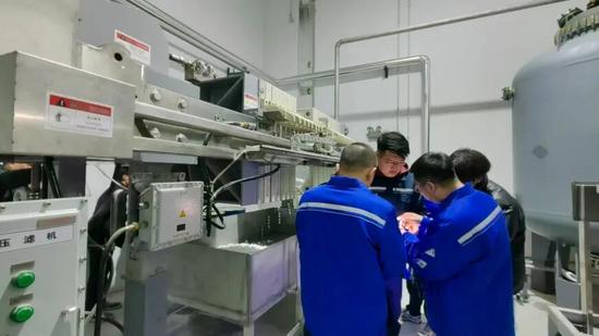 很轻很重磅!中铁建设气凝胶取得新突破(图5) 很轻很重磅!中铁建设气凝胶取得新突破(图5)