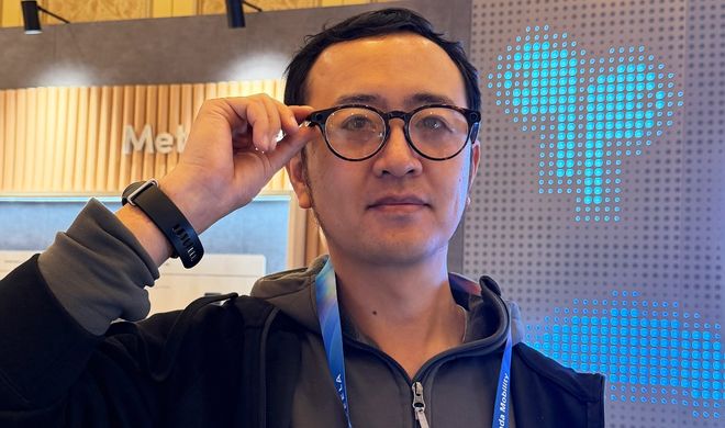 普通眼镜秒变AI眼镜：歌尔CES 2026展示外挂配件Rox-Vision