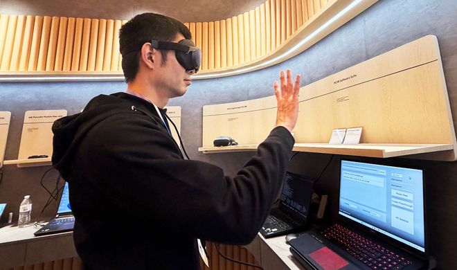 普通眼镜秒变AI眼镜：歌尔CES 2026展示外挂配件Rox-Vision