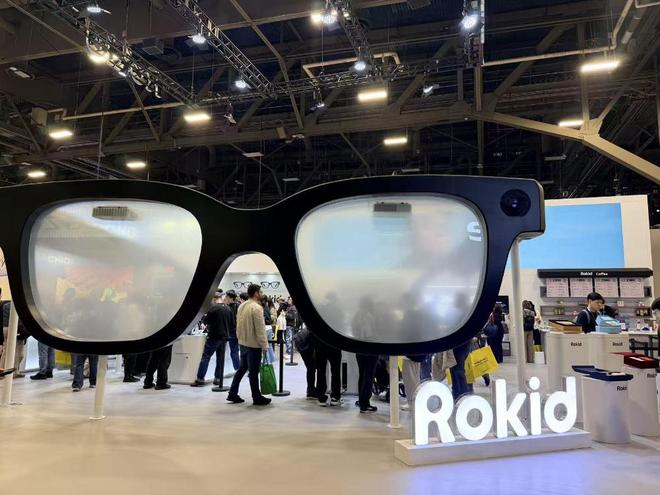 中国AI眼镜军团CES霸场，27家公司组团秀肌肉，2026百镜大战打响第一枪